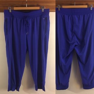 GAP active L • Capri length track pants